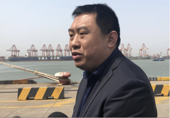 【中國夢·實踐者】全球首臺無人駕駛電動卡車開啟港口試運營
